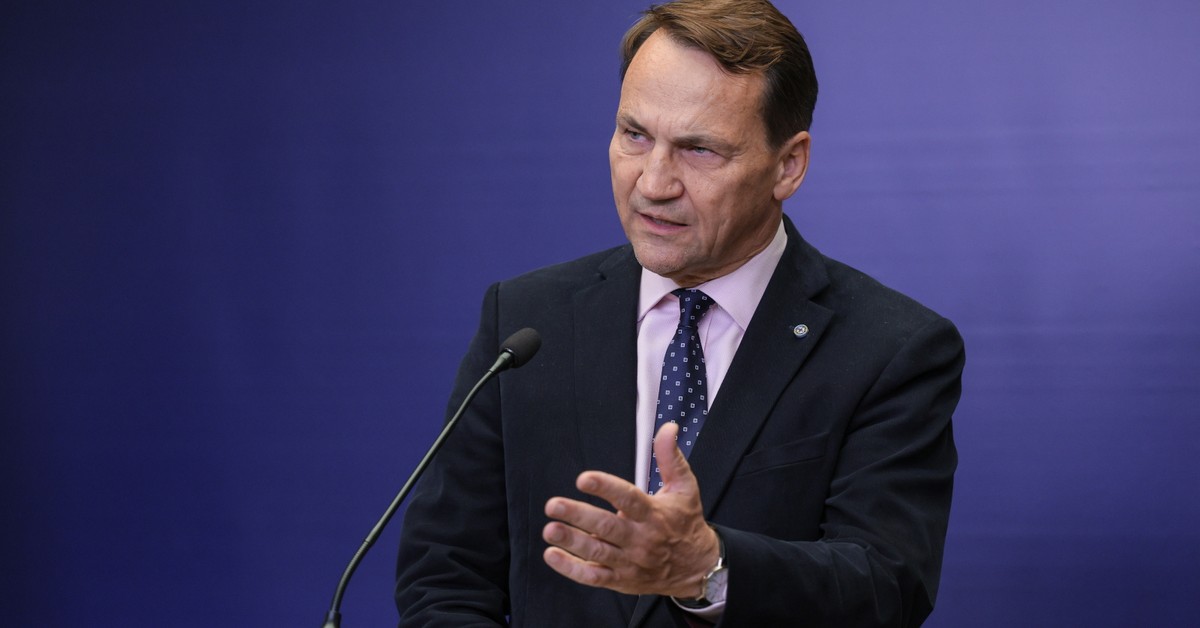 Sikorski o słowach Merkel: Widocznie pani kanclerz zapomniała o tym, jak jej własny rząd reagował na nasze protesty