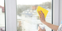 Wiemy, kiedy najlepiej myć okna