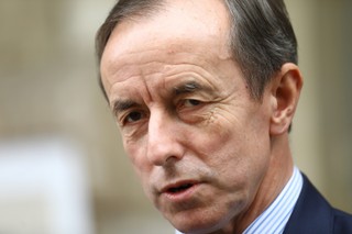 Grodzki rozpoczyna operację „podwyżki”. Senat pracuje nad planem