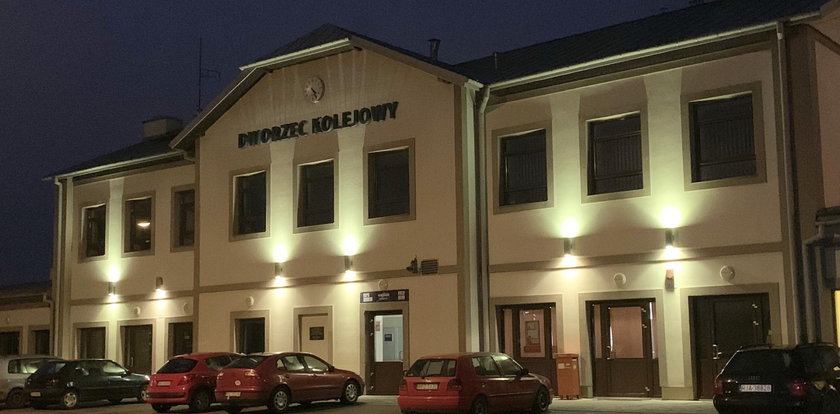 Ugodził żonę na dworcu w Przeworsku. Śledczy nie mogą postawić zarzutów