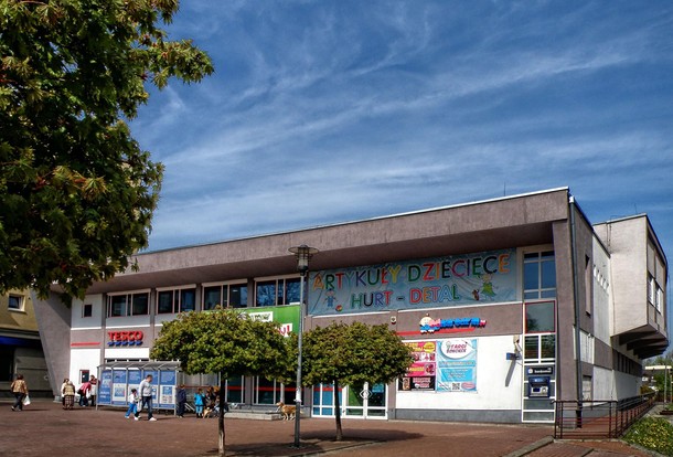 25 lat temu kino RELAX obecnie market TESCO