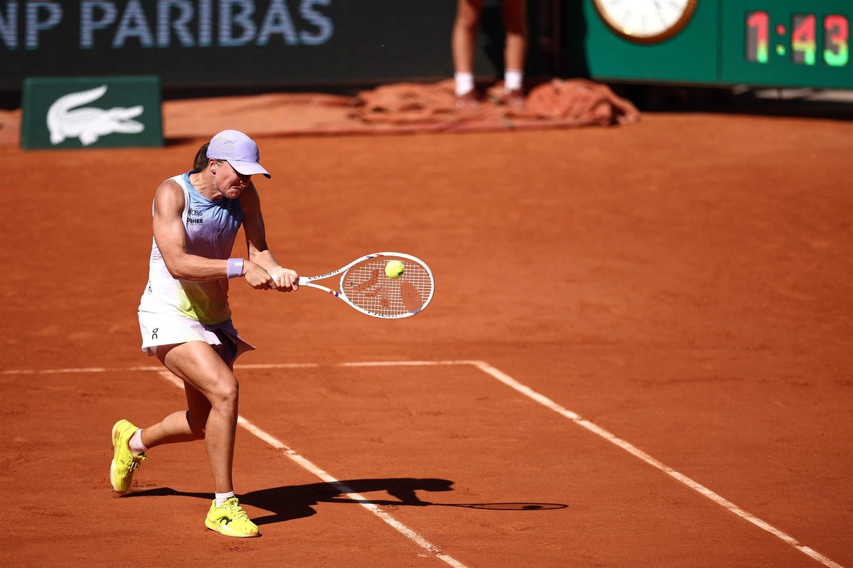 Świątek – Rybakina na żywo. Transmisja i stream. Gdzie i kiedy oglądać Roland Garros?