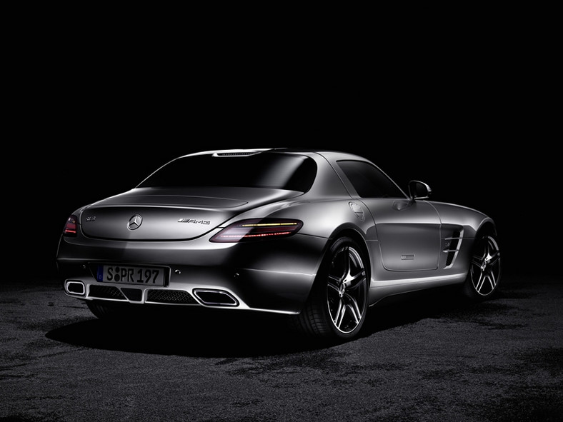 Mercedes SLS AMG w całej okazałaości