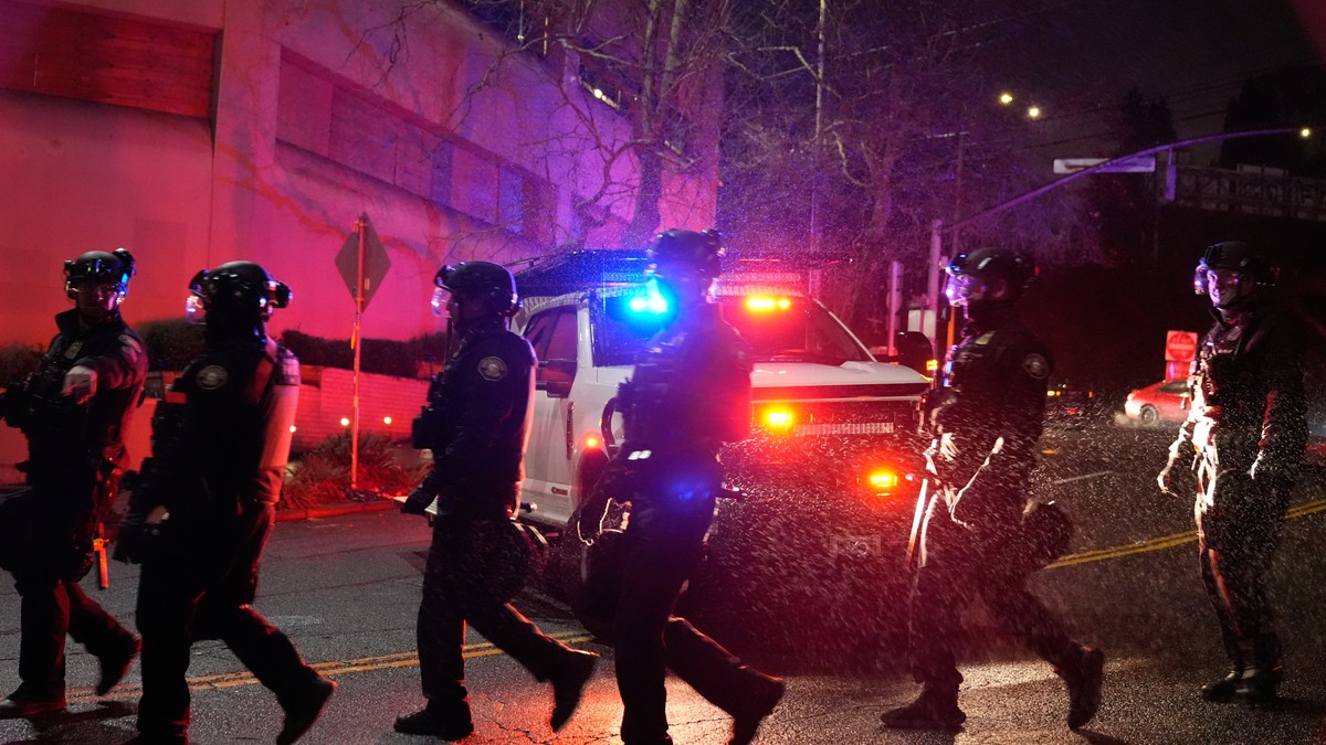 Policija Portlanda kod zgrade ICE-a