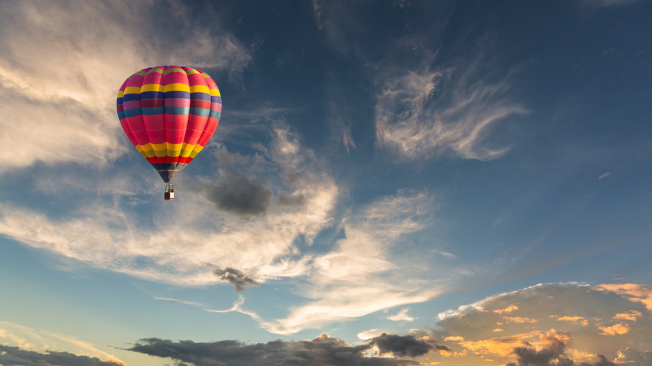  Zginął mężczyzna, który spadł z balonu na dach jadącego samochodu