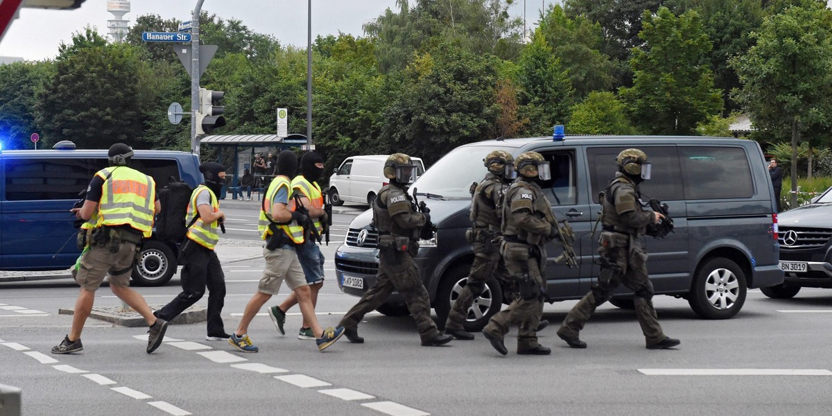 Shooting in shopping centre in Munich