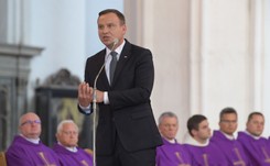 Uroczystości pogrzebowe 'Inki' i 'Zagończyka'. Prezydent: Przywracamy godność państwu polskiemu