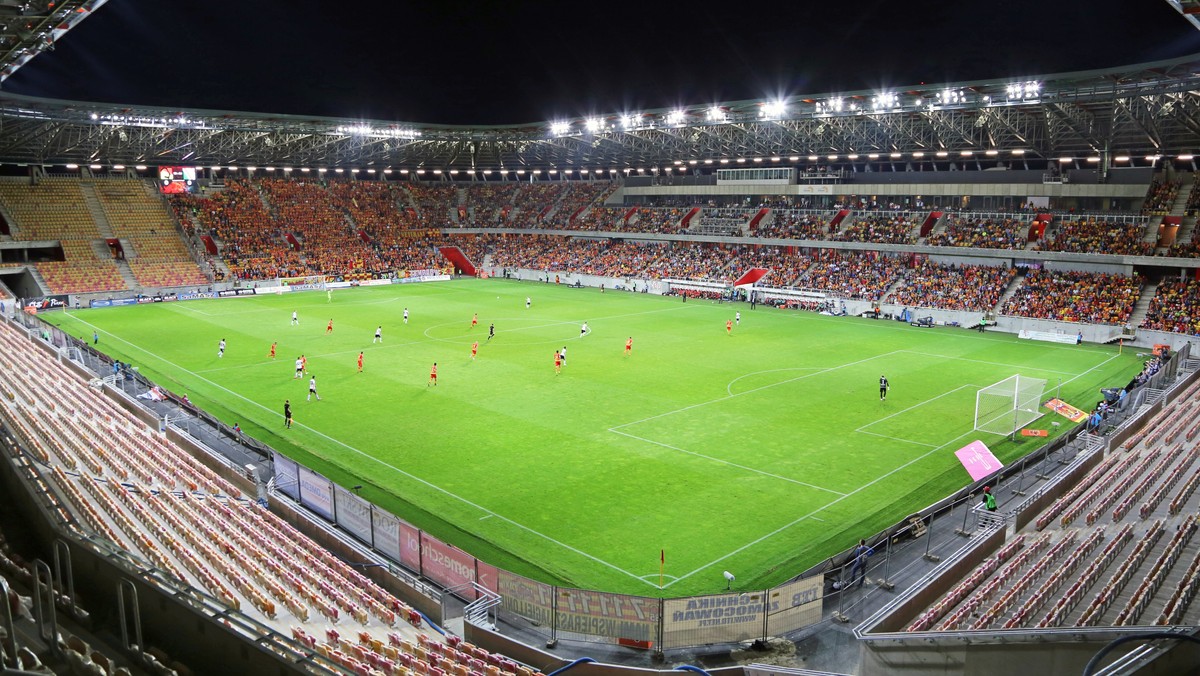 Nie doszło do pozasądowej ugody miasta Białystok z pierwszym wykonawcą miejskiego stadionu; sprawa wraca do Sądu Najwyższego, gdzie od blisko roku, na zgodny wniosek stron, zawieszone jest postępowanie kasacyjne - poinformował magistrat.