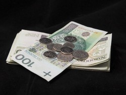 Samorządy żądają opóźnienia wypłat 500 zł na dziecko. "Grozi nam paraliż"