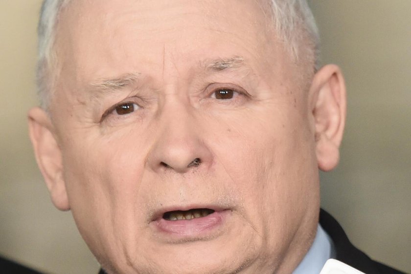 Orban zadał mu cios w plecy. Kaczyński odpowiada