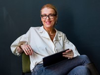 Ez lehet a legjobb stíluskiegészítőd: mutatjuk, hogyan válaszd ki a hozzád illő szemüveget! (x)