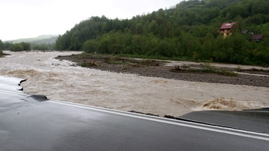 Podtopienia w Małopolsce. Ewakuacja rodzin w Ciężkowicach