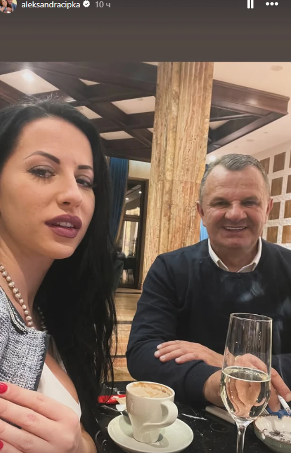 Cipka sa pokojnim mužem