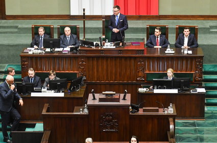 Pieniądze dla TVP, górników i nauczycieli. Sejm zdecydował