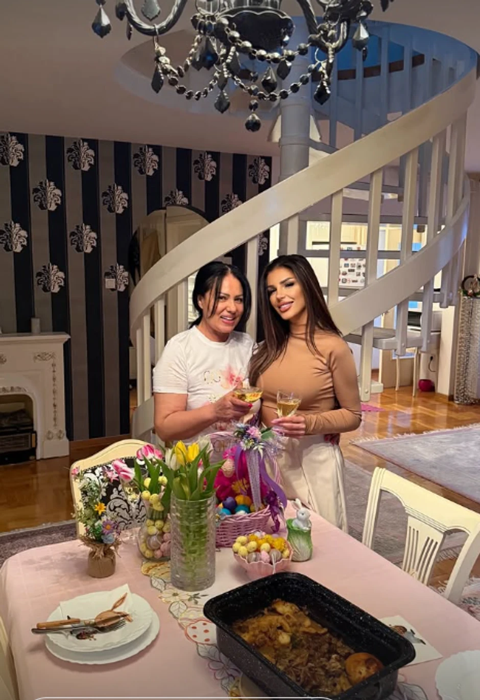 Ena Čolić, Uskrs kod Zlate