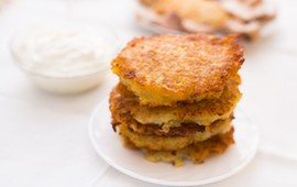 pyszny-obiad-na-wtorek-podajemy-przepis-ty-gotujesz-zlociste-chrupiace-placki-ziemniaczane