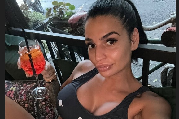 HAOS U STANU STARLETE Tamara Bojanić tvrdi da je bivši dečko napao, a onda demolirao njen stan: "Uzeo mi je 3.000 evra sa kartice i ključeve od kola"