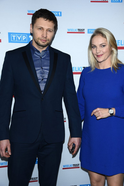 Dominika Chorosińska z mężem Michałem Chorosińskim w siedzibie TVP, 2016 r.