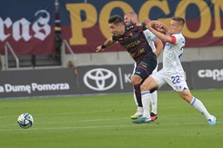 Lech Poznań zebrał solidne baty. Pogoń Szczecin zagrała na '5' [WIDEO]