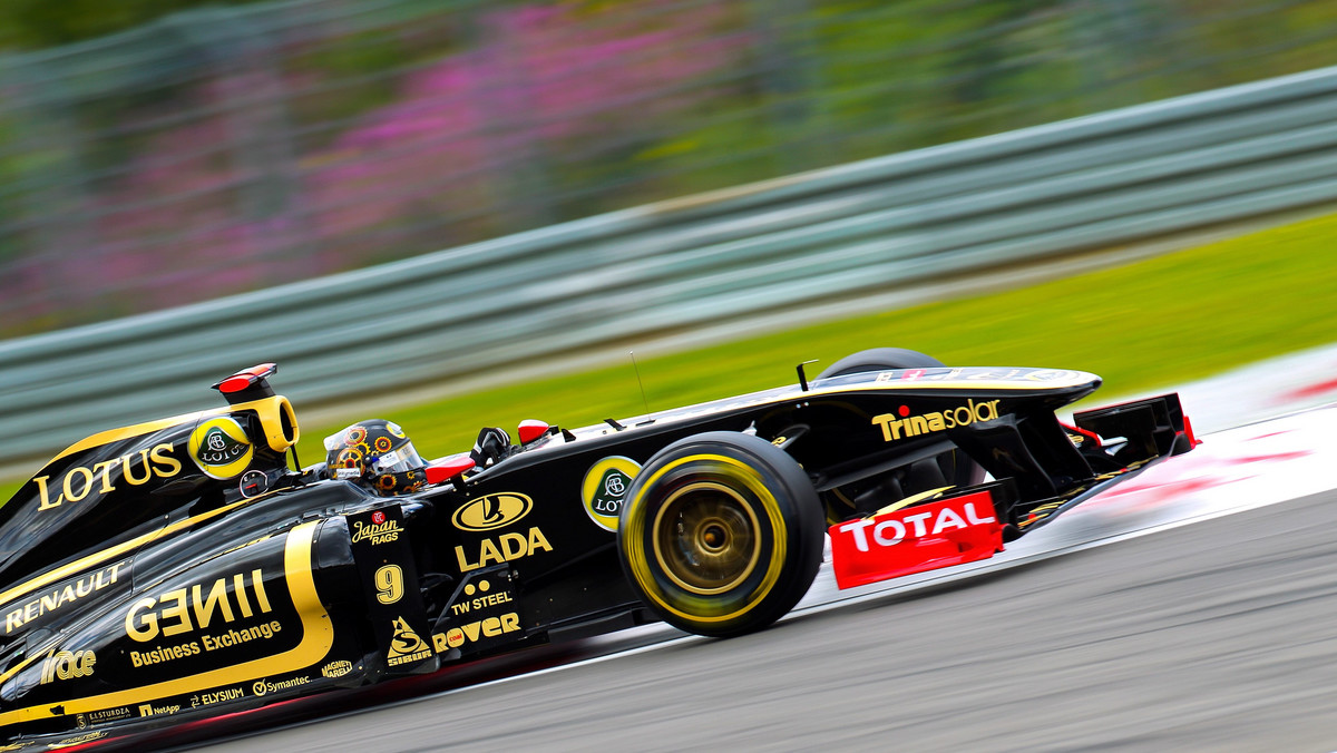 Team Lotus Renault GP po raz kolejny nie może zaliczyć swojego startu do udanych. Tym razem zespół Roberta Kubicy słabiej spisał się w Grand Prix Niemiec, gdzie zaledwie dziesiąte miejsce zdołał wywalczyć Witalij Pietrow. - Jeden punkt jest zawsze lepszy niż żaden - stwierdził szukając pozytywów szef ekipy, Eric Boullier.