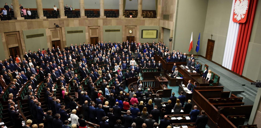 Stało się! Sejm przyjął reformę edukacji. Co czeka uczniów i rodziców?