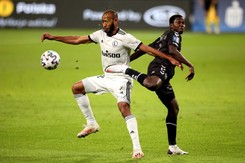 Legia tragedia! Dała wbić sobie 3 gole, a Górnik powinien strzelić ich więcej [WYNIKI i TABELA]