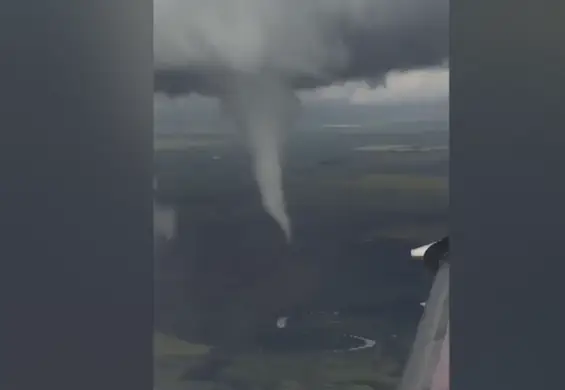 Czy wiesz, jak wygląda tornado z lotu ptaka? Mamy wideo!