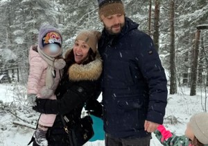 Marijana Mićić sa decom i mužem