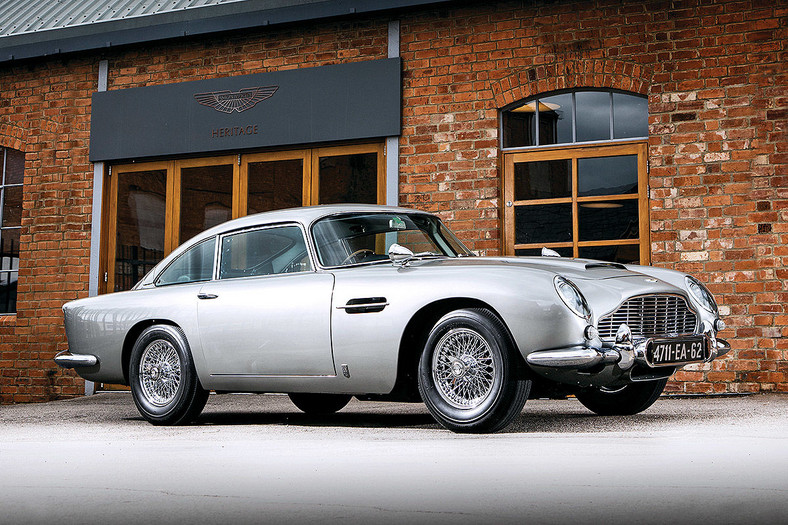 Aston Martin DB5 – najsłynniejsze auto, jakim jeździł James Bond