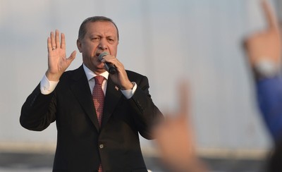 Erdogan: Być może skierujemy tureckie wojska lądowe do Syrii i Iraku