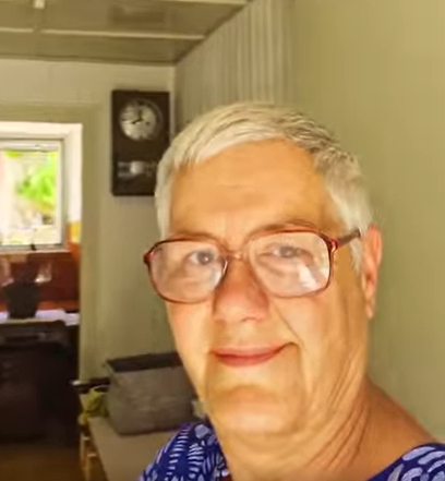 Elvira pravidelne uverejňuje videá na sociálnych sieťach.