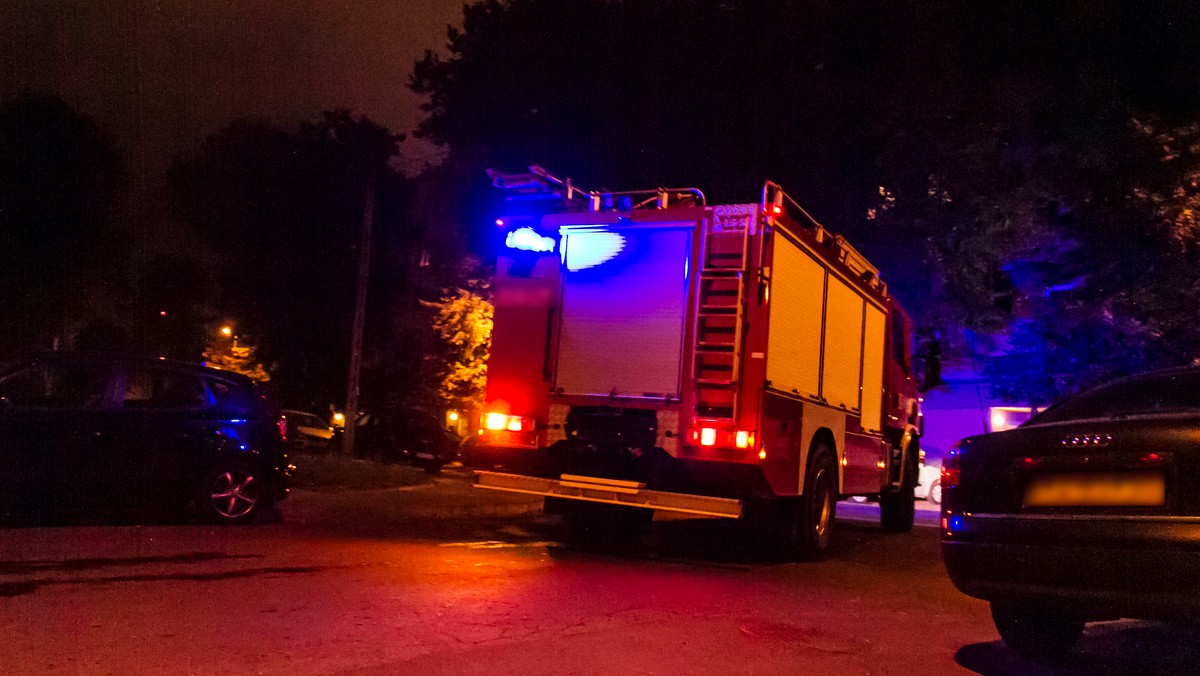 Do szpitala w Gdyni trafiło pięć osób, w tym czwórka dzieci. Jak informuje rzecznik Komendy Wojewódzkiej Straży Pożarnej w Gdańsku, do zdarzenia doszło dzisiaj w nocy na ulicy Staszica w Wejherowie. W mieszkaniu na parterze jednego z budynków ulatniał się tlenek węgla.