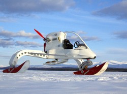 Lotusem ze śmigłem przez lody Antarktyki