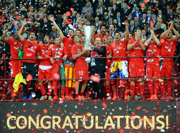 Sevilla triumfuje w finale Ligi Europy! Tak Krychowiak i jego koledzy pokonali Dnipro. WIDEO