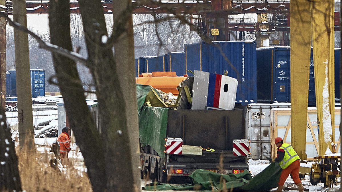 Ekspert Sztokholmskiego Międzynarodowego Instytutu Badań nad Pokojem, Siemon Wezeman, zarzucił władzom ukraińskim, że pomimo wcześniejszego incydentu nie zamknęły całkowicie przestrzeni powietrznej nad wschodnią Ukrainą, gdzie doszło do katastrofy MH17.