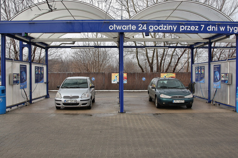 Porządnie umyj auto  po zimie