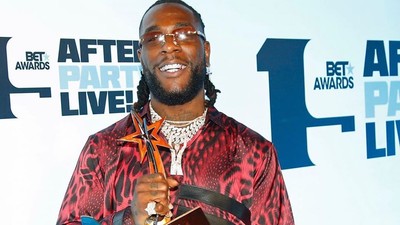 Burna Boy is the Best International act in 2019 at the 19th BET Awards. [Instagram/MTVBaseAfrica]