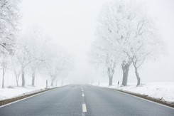 Ostrzeżenia IMGW i alerty RCB przed gołoledzią. Te regiony najbardziej narażone