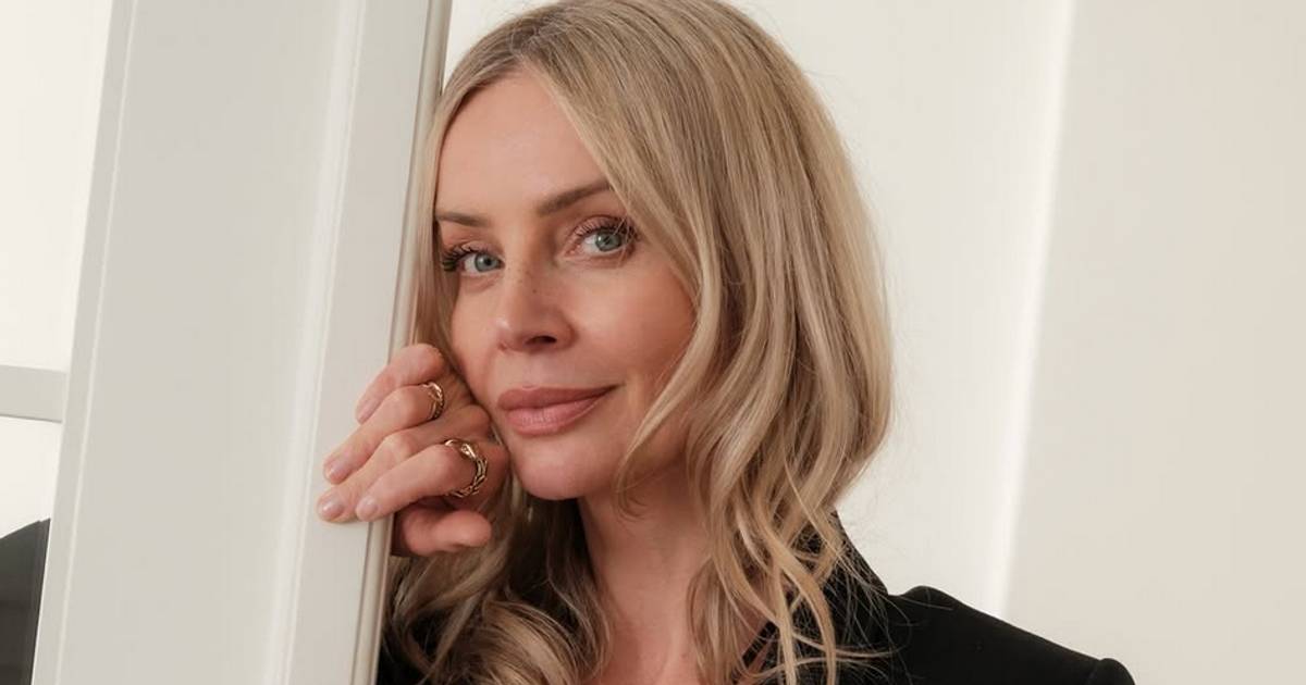 Aga Woźniak-Starak w "spódnicy nauczycielki". Skromnie, a jaki efekt