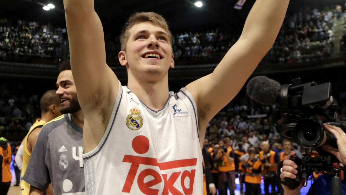 Luka Doncić, który przez wielu porównywany jest do młodszej wersji Ricky'ego Rubio, nie będzie grał dla Hiszpanii. 17-letni obrońca zdecydował, że w seniorskiej koszykówce, podobnie jak w młodzieżowej, będzie reprezentował Słowenię.