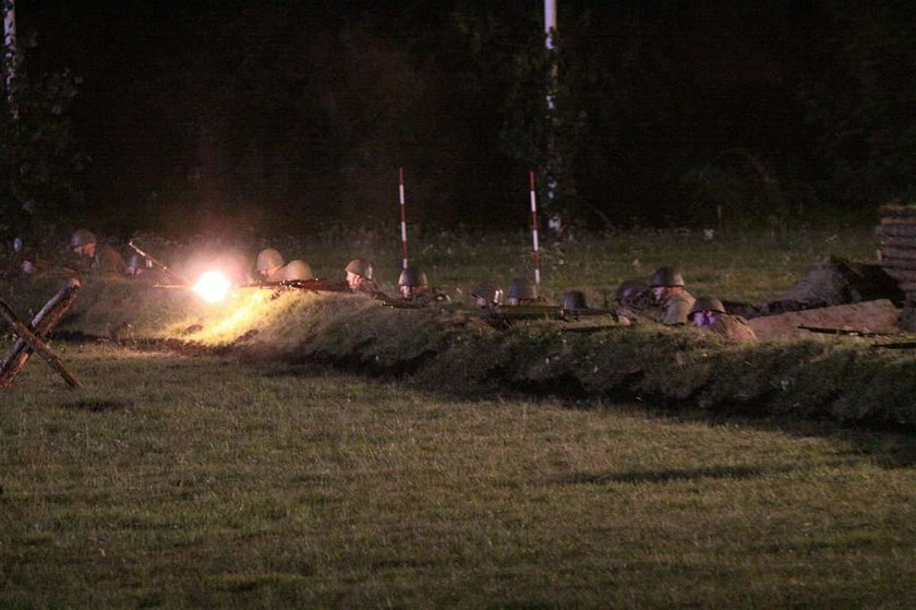 Westerplatte broni się nadal! Tusk tam był! FOTO