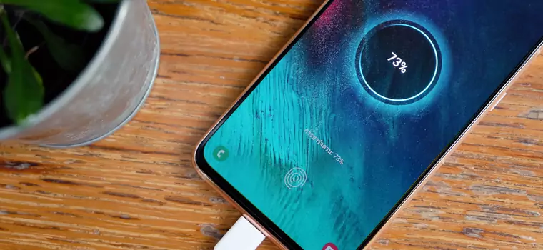 Na te funkcje w Androidach czekaliśmy od lat. iPhone traci przewagę w kontroli baterii