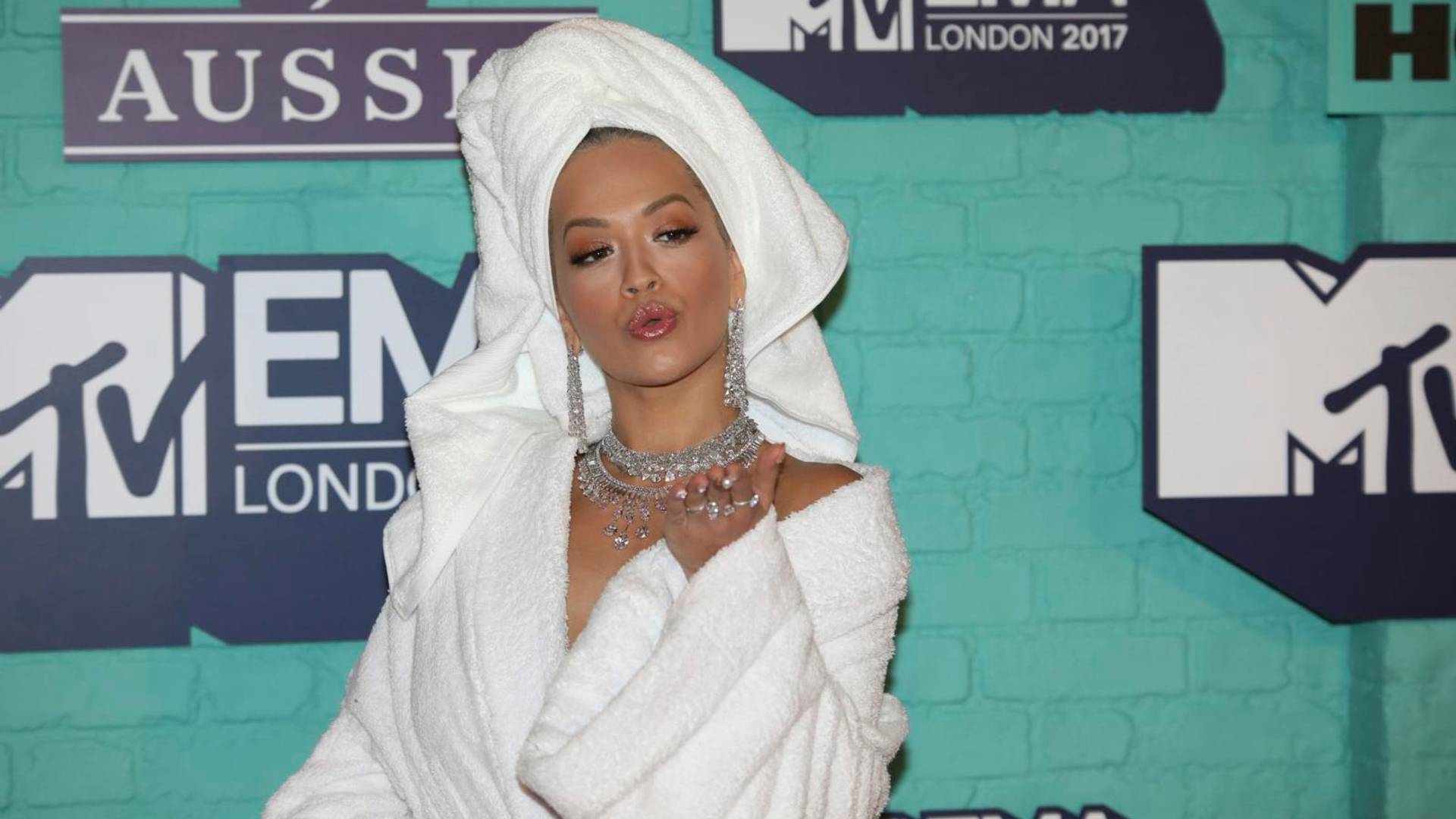 Rita Ora promenila 13 kombinacija tokom dodele MTV nagrada