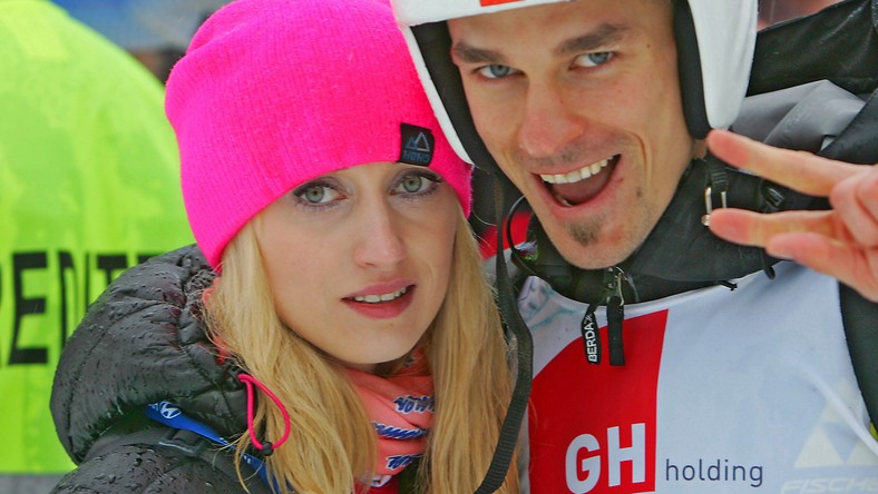 SuNktkqTURBXy80NGExZDMxNmI2YWQyNDc5NDU0Z