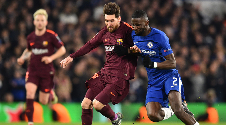 Messi (balra) és a Barca 1-1-et ért el az első meccsen a Chelsea otthonában / Fotó: AFP