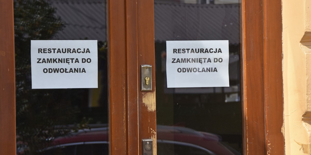 Restauracje, kawiarnie, puby od połowy marca do połowy maja musiały zostać zamknięte, a ich długi dalej rosły. 