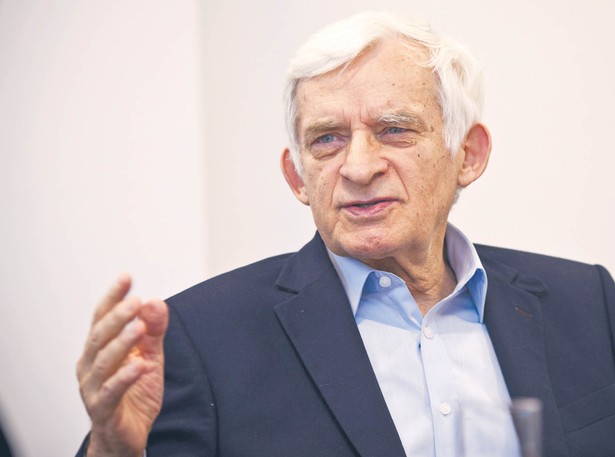 Jerzy Buzek, były premier, europoseł PO, sprawozdawca dyrektywy gazowej w PE