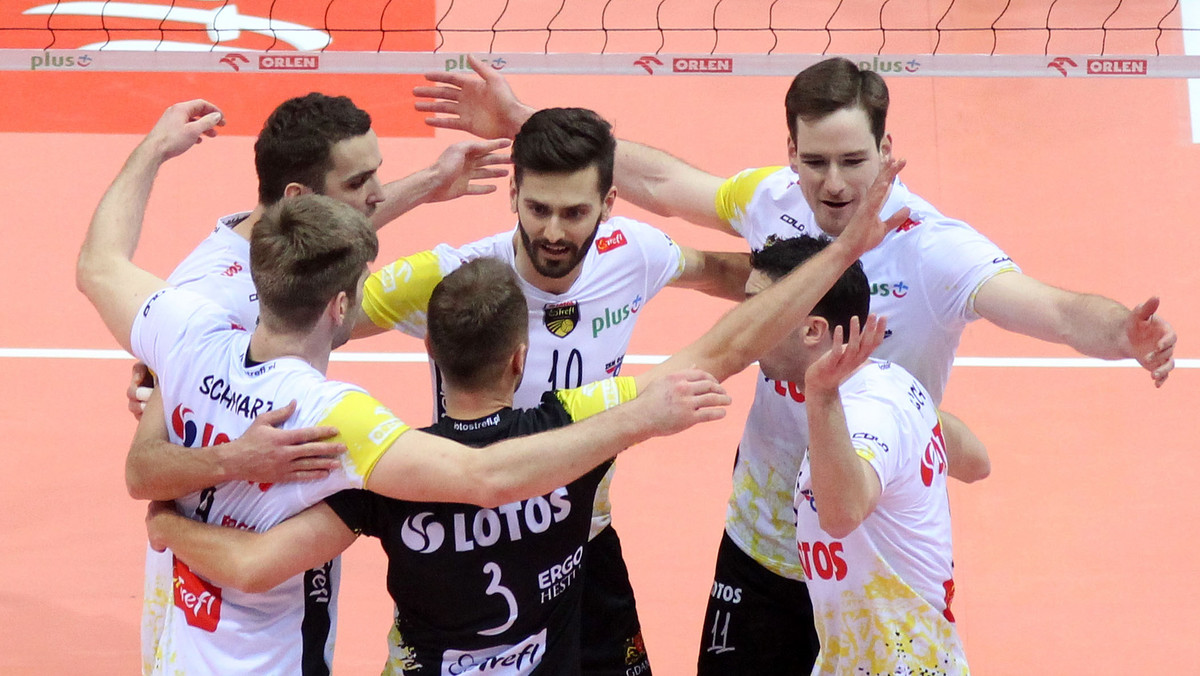 Lotos Trefl Gdańsk pokonał w hicie 20. kolejki PlusLigi ZAKSĘ Kędzierzyn-Koźle 3:1 (25:23, 21:25, 25:23, 25:20). To koniec serii wygranych spotkań ligowych przez kędzierzynian. Licznik zatrzymał się na 12 zwcyięstwach.