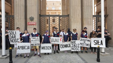 Protest przed Ministerstwem Edukacji. "Gruntujemy Cnoty Niewieście"