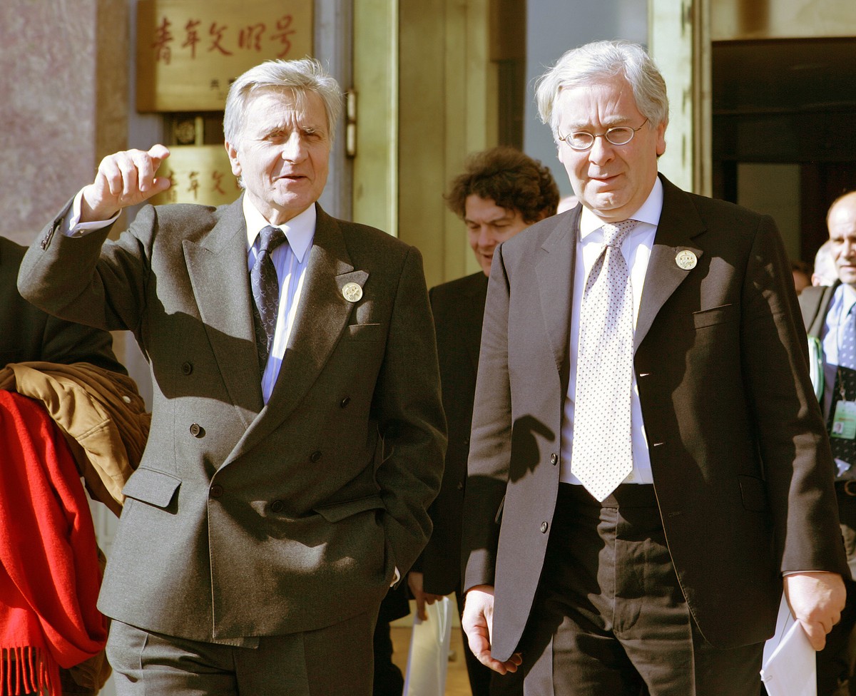 Szef EBC Jean-Claude Trichet (po lewej) i szef Banku Anglii Mervyn King, fot. Bloomberg